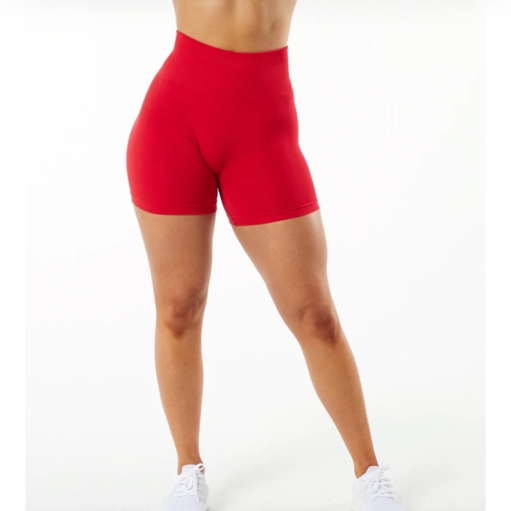 Alphalete Amplify Shorts - Picture 3 of 5